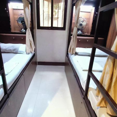 Almas Dormitory 24 Hours Aircondition Mumbai Ngoại thất bức ảnh