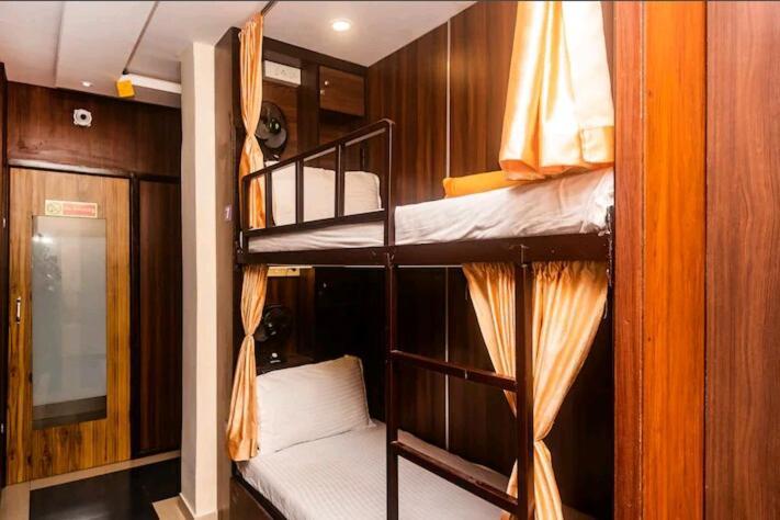 Almas Dormitory 24 Hours Aircondition Mumbai Ngoại thất bức ảnh