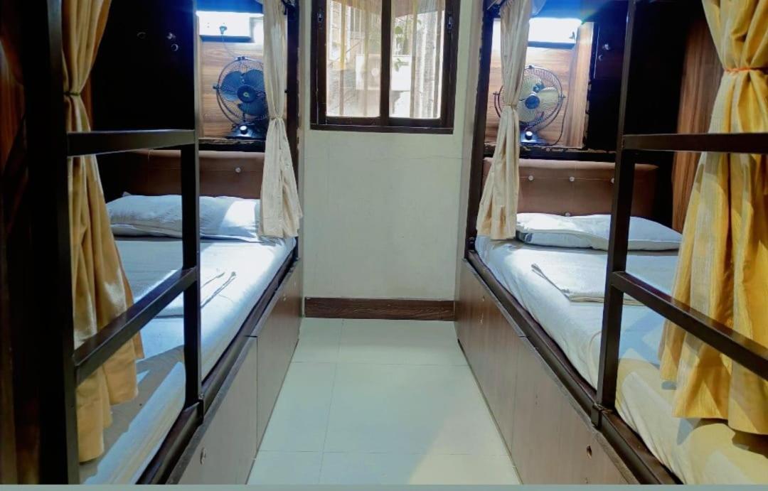 Almas Dormitory 24 Hours Aircondition Mumbai Ngoại thất bức ảnh