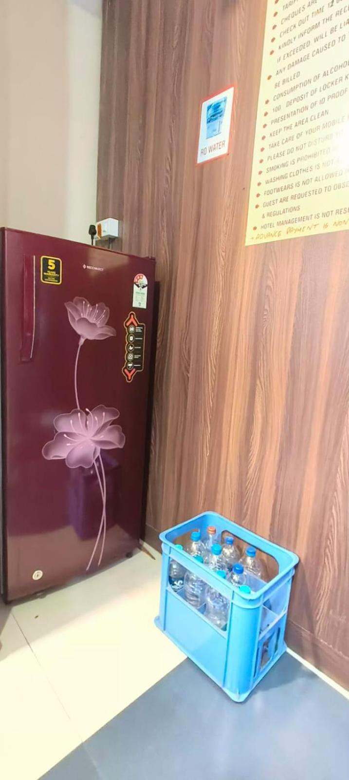 Almas Dormitory 24 Hours Aircondition Mumbai Ngoại thất bức ảnh